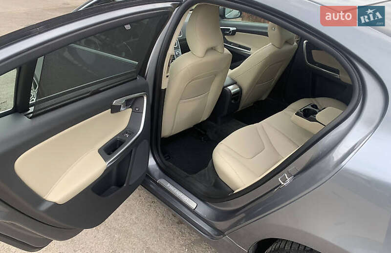 Седан Volvo S60 2016 в Києві