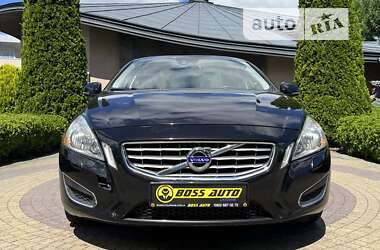 Седан Volvo S60 2013 в Львові