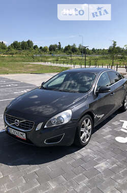 Седан Volvo S60 2012 в Львові