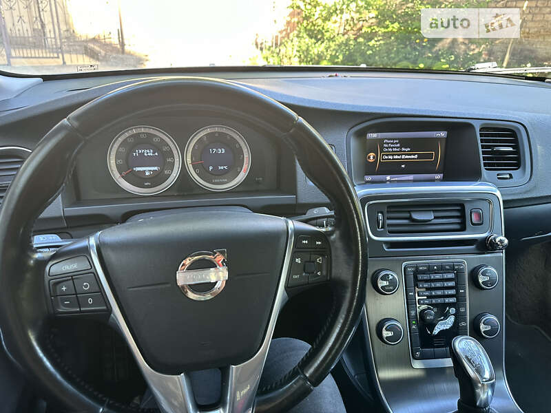 Седан Volvo S60 2013 в Харькове