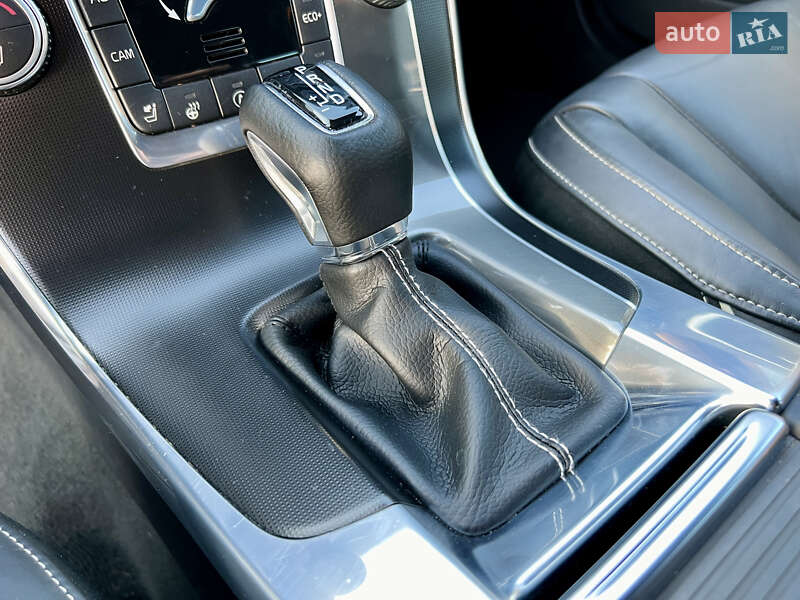 Седан Volvo S60 2015 в Киеве фото 58 Седан Volvo S60 2015 в Киеве