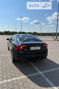 Седан Volvo S60 2014 в Киеве