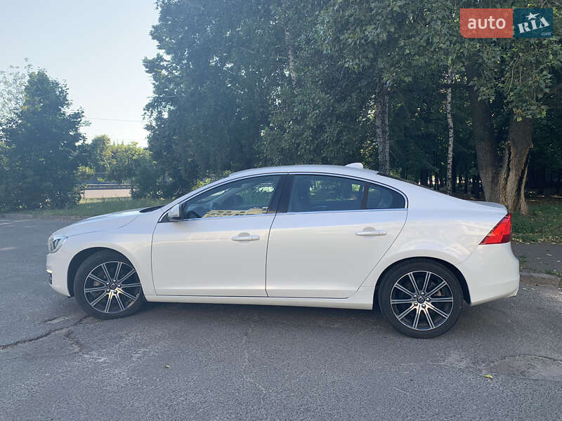 Седан Volvo S60 2017 в 