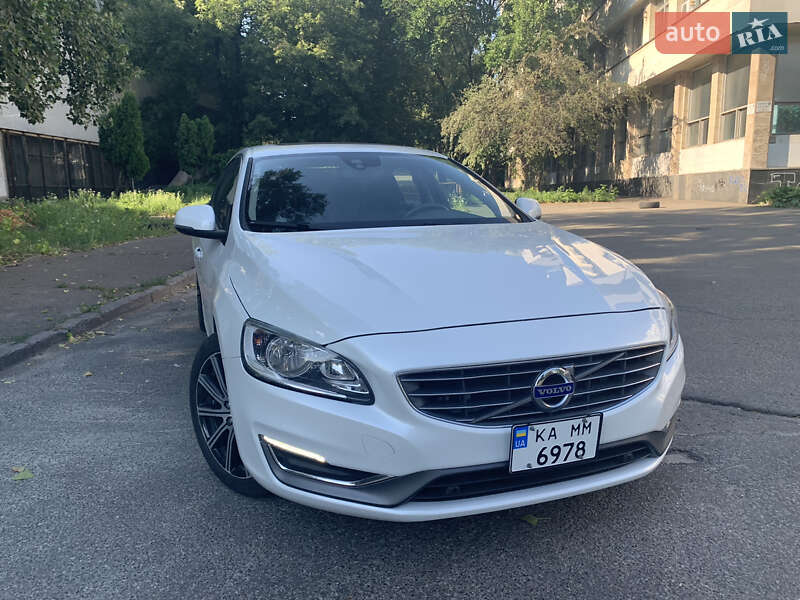Седан Volvo S60 2017 в Киеве