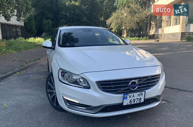 Седан Volvo S60 2017 в 