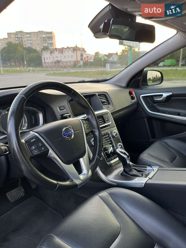 Седан Volvo S60 2015 в Каменец-Подольском