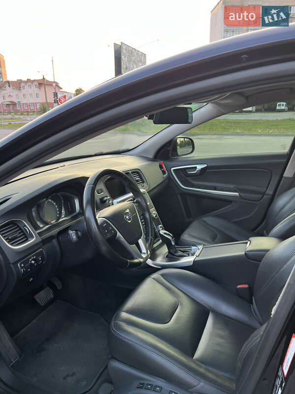 Седан Volvo S60 2015 в Каменец-Подольском