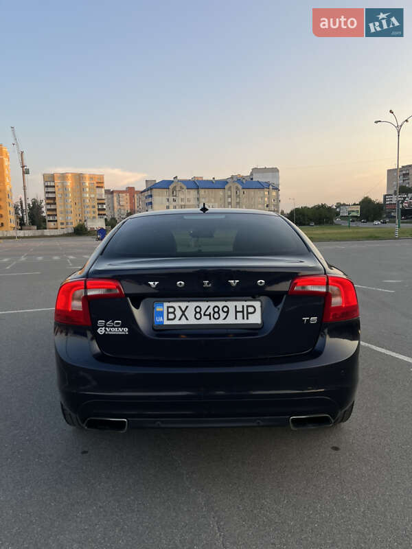 Седан Volvo S60 2015 в Каменец-Подольском