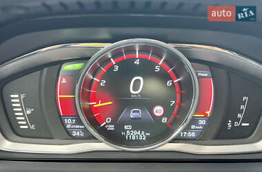 Седан Volvo S60 2015 в 