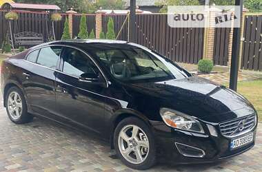 Седан Volvo S60 2011 в Тячеве