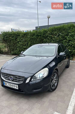 Седан Volvo S60 2013 в Львові