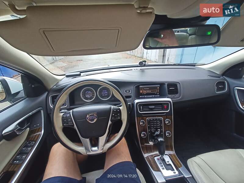 Седан Volvo S60 2010 в Киеве