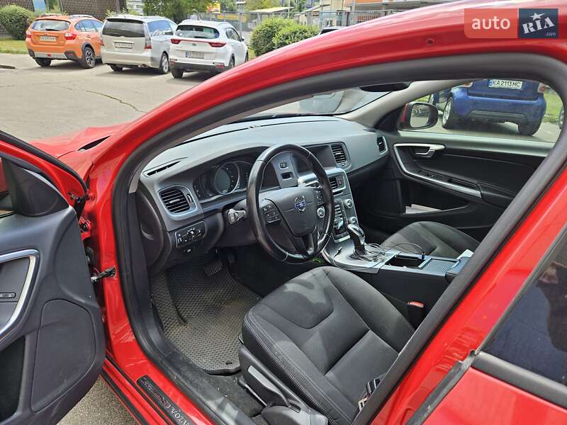 Седан Volvo S60 2015 в Києві