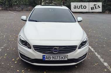 Седан Volvo S60 2018 в Гнівані