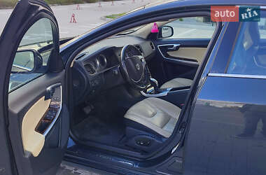 Седан Volvo S60 2012 в 