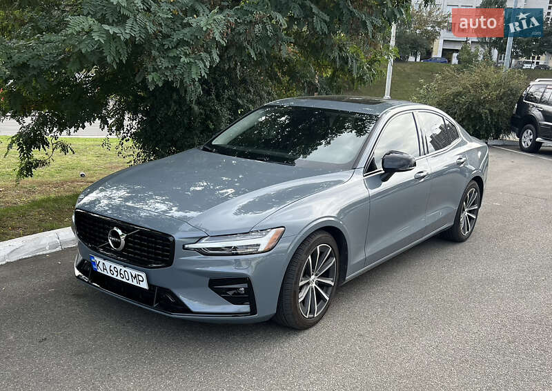 Седан Volvo S60 2021 в Киеве