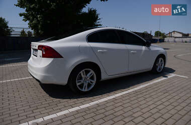 Седан Volvo S60 2013 в Тернополі