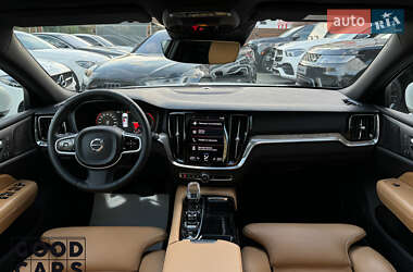 Седан Volvo S60 2020 в 
