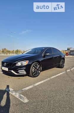 Седан Volvo S60 2016 в Киеве