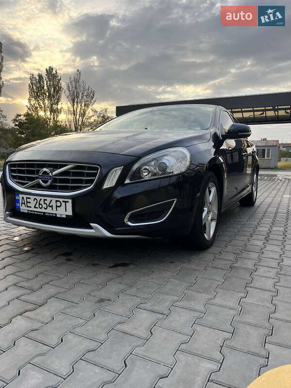 Седан Volvo S60 2011 в Кривом Роге