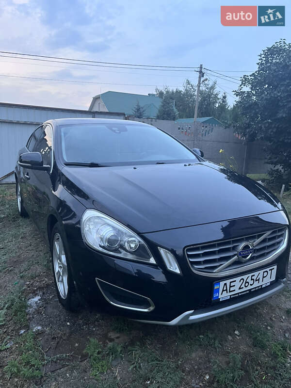 Седан Volvo S60 2011 в Кривом Роге