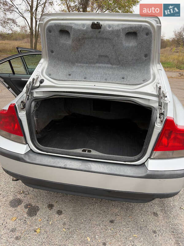 Седан Volvo S60 2002 в Золотоноше