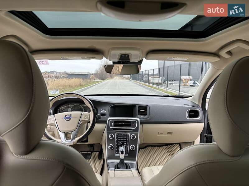 Седан Volvo S60 2015 в Ивано-Франковске