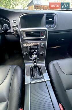 Седан Volvo S60 2014 в 