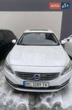 Седан Volvo S60 2014 в Львові