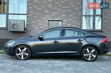 Седан Volvo S60 2010 в Львові