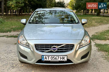 Седан Volvo S60 2013 в Києві