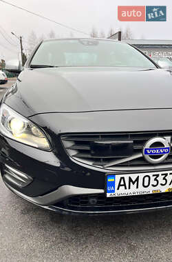 Седан Volvo S60 2015 в Житомирі