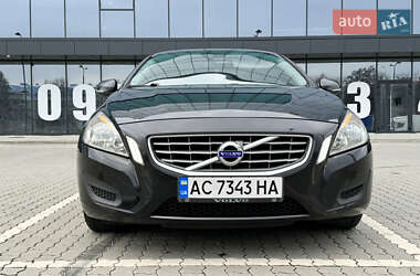 Седан Volvo S60 2010 в Львові