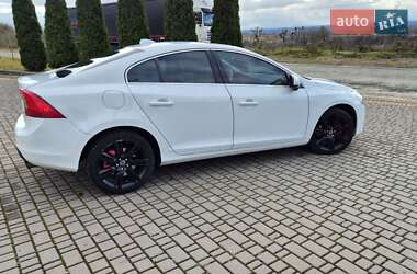 Седан Volvo S60 2013 в Львові