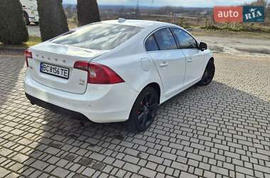 Седан Volvo S60 2013 в Львові