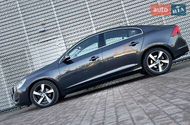 Седан Volvo S60 2011 в Львове