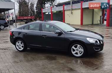 Седан Volvo S60 2013 в Дубно