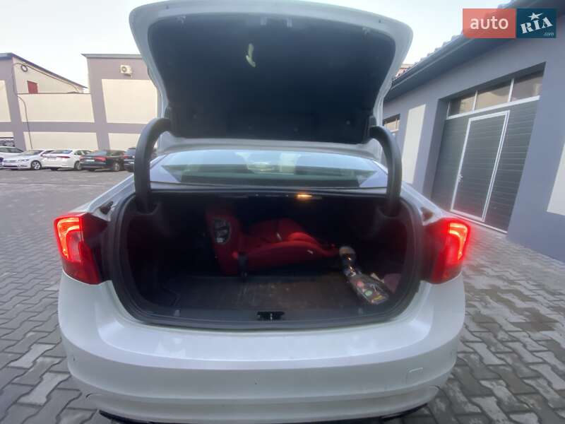 Седан Volvo S60 2014 в Львові фото 24 Седан Volvo S60 2014 в Львові