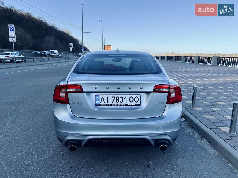 Седан Volvo S60 2016 в Киеве