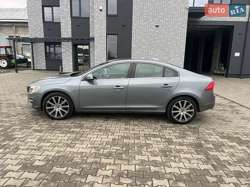 Седан Volvo S60 2016 в Луцке