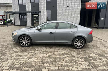 Седан Volvo S60 2016 в 