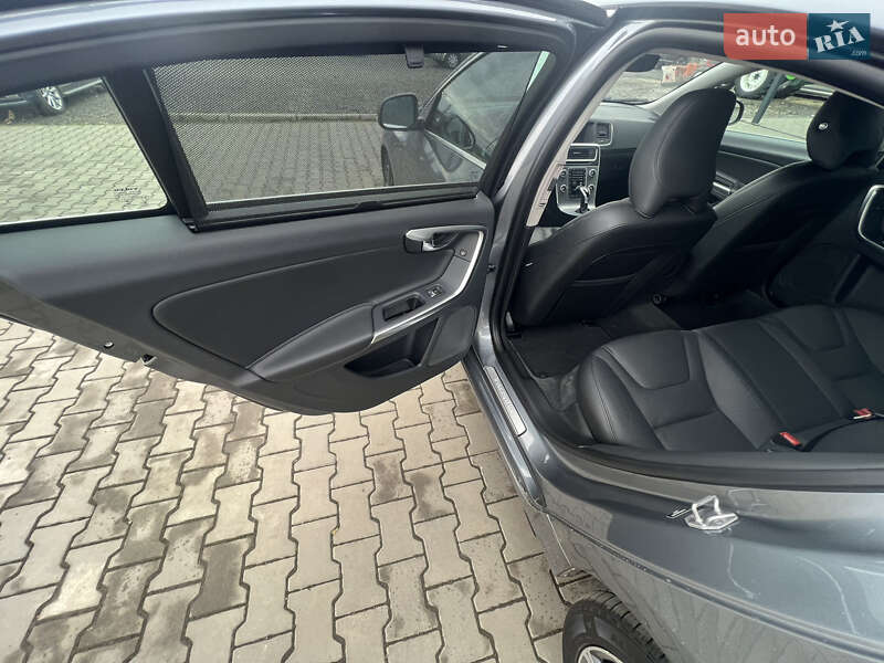 Седан Volvo S60 2016 в Луцке