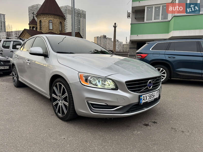 Седан Volvo S60 2014 в 