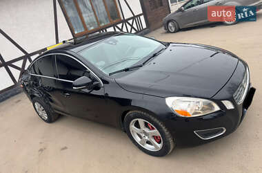 Седан Volvo S60 2012 в Бердичеві