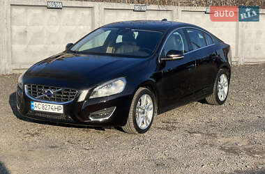 Седан Volvo S60 2012 в 