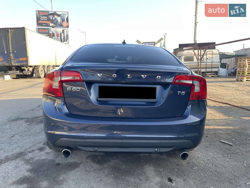 Седан Volvo S60 2012 в Киеве