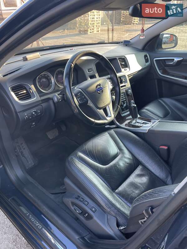 Седан Volvo S60 2012 в Киеве