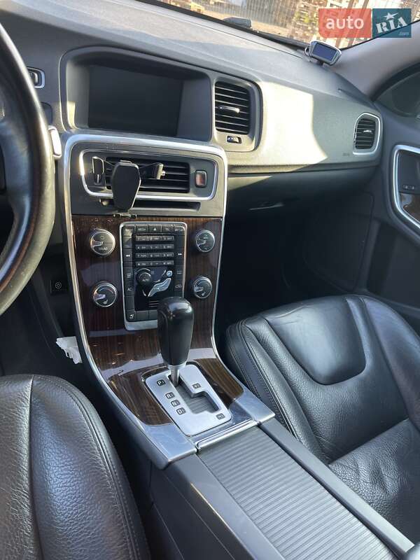 Седан Volvo S60 2012 в Киеве