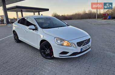 Седан Volvo S60 2013 в Львові