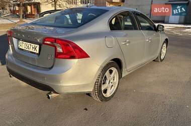 Седан Volvo S60 2013 в Львові